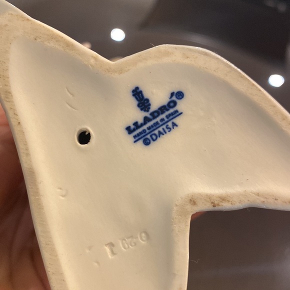 HOST PICK ! ⭐️LLADRO Daisa figurine. - Picture 7 of 8